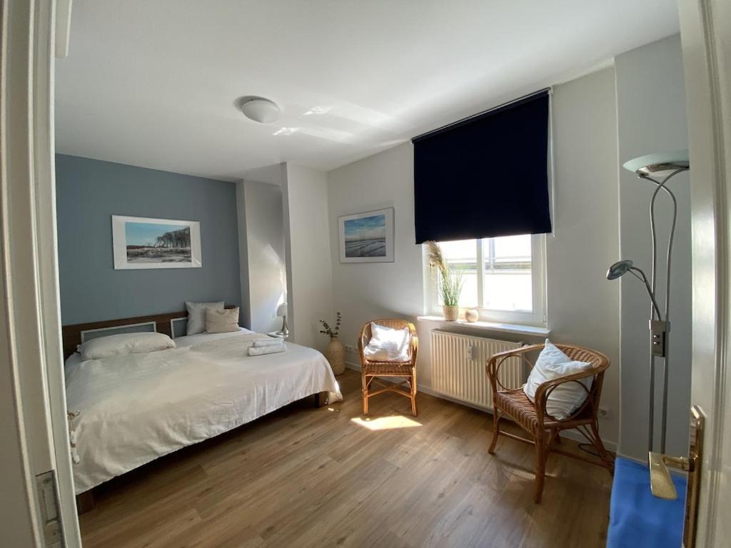 Villa Seeblick Warnemuende - Fewo Mit Meerblick Und Balkon Direkt Am Strand Fuer 2-4 Pers Rostock Exteriör bild